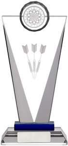 V-shaped crystal glass darts trophy featuring etched dart flights pattern and circular dartboard emblem, mounted on blue crystal base with white engraving plate